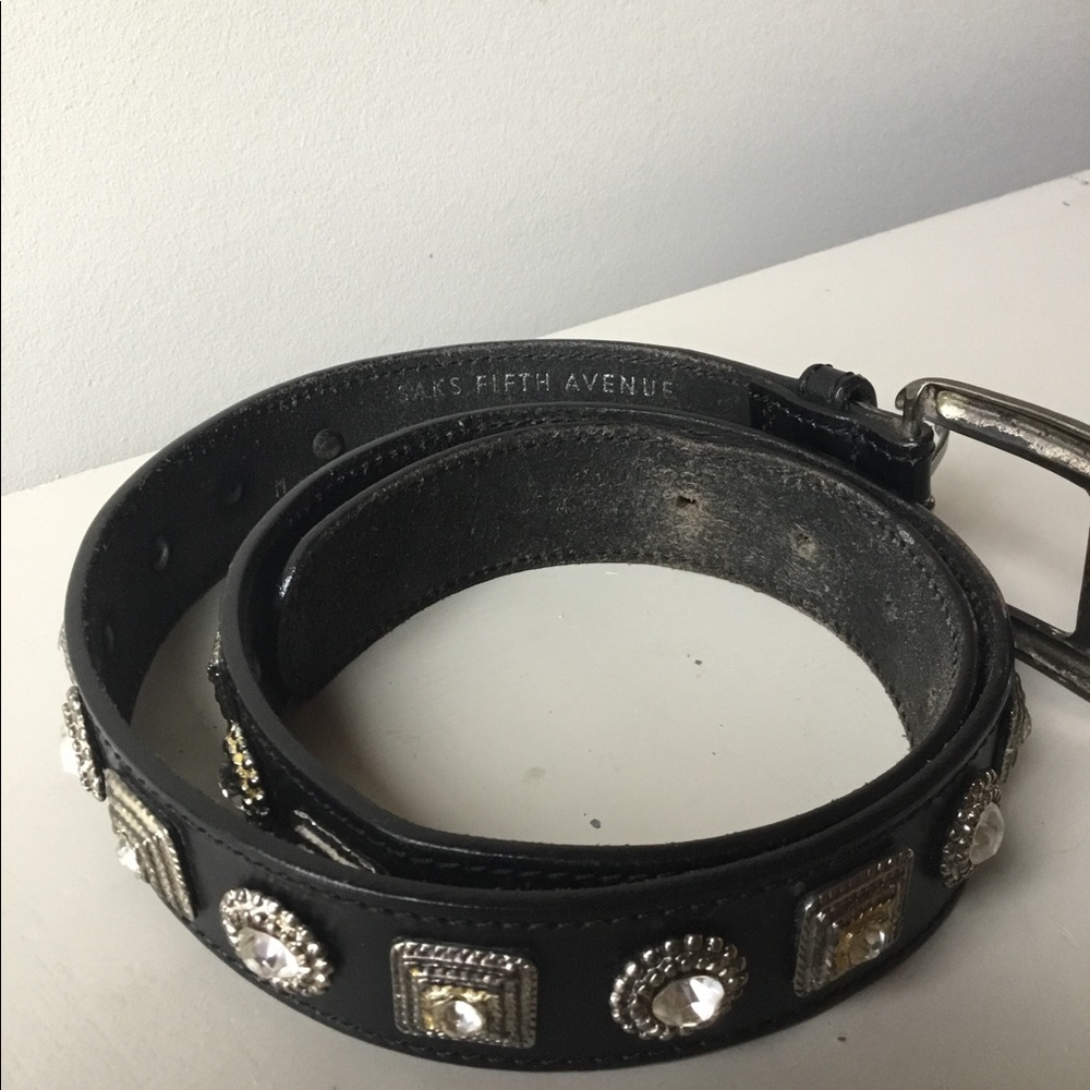 Saks Fifth Avenue women’s leather Belt